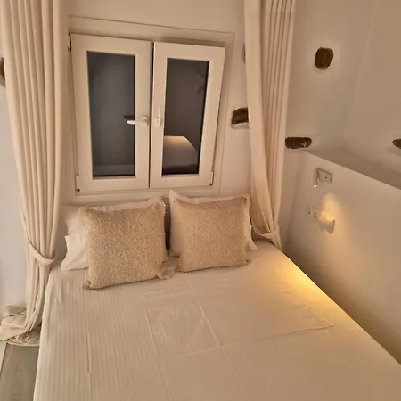 Koko Room's 1 Апартаменты Китнос